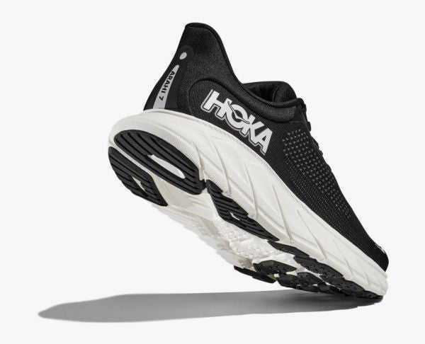Hoka ARAHI 7 1147850 BWHT